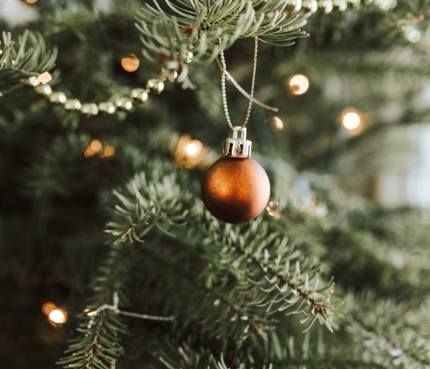 Historien bag vores tre skøreste juletraditioner